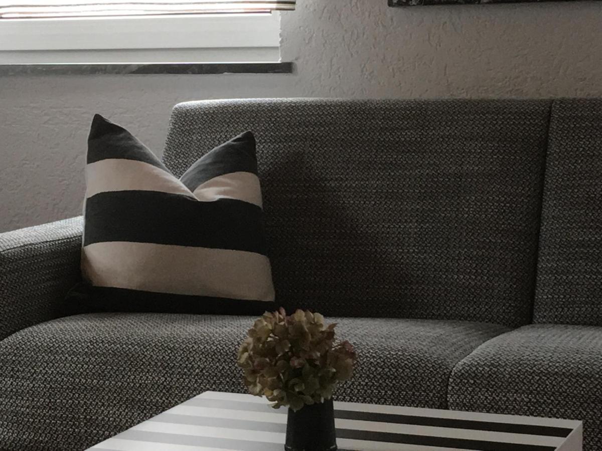 Apartamento Schwarz-Weiss Eintritt in den EP über uns garantiert Rust Exterior foto